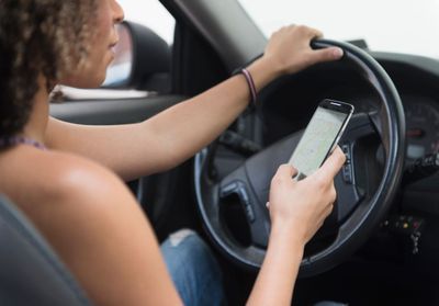 Sécurité routière : 80% des automobilistes utilisent leur téléphone au volant