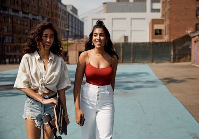 Sexisme : refoulée d'un magasin pour son décolleté