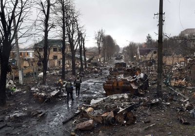 Ukraine : à Boutcha, le retrait des troupes russes laisse place à l'horreur