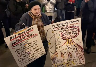 Ukraine : la police russe arrête « la grand-mère contre la guerre »