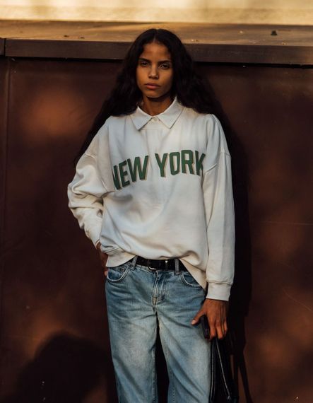 Le sweatshirt est toujours une bonne idée : 20 modèles pour un look cool cet automne