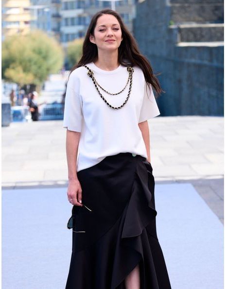 Comme Marion Cotillard, on a trouvé notre tee-shirt blanc parfait : les préférés de 6 journalistes de la rédaction