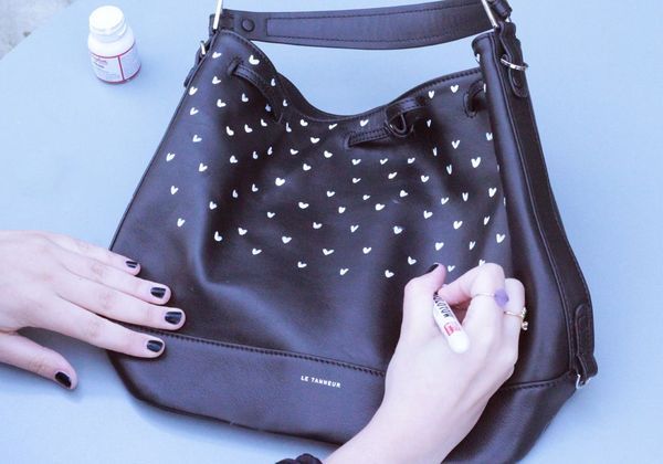 5 idées pour customiser son sac à main avec des accessoires – Univers Sac A  Main
