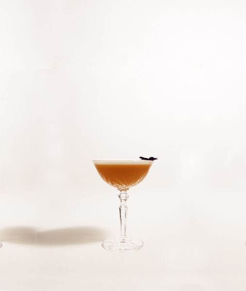 1924 - Cocktail Cognac Hennessy, Nectar abricot, sirop d'orgeat maison, Verjus, Chartreuse verte, Vinaigre de miel maison, Magic Velvet - copie