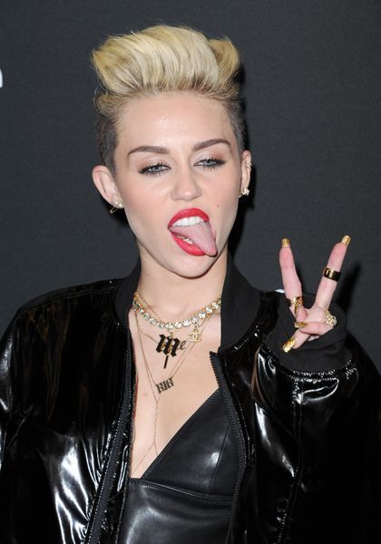 Miley Cyrus Explique Pourquoi Elle Tire La Langue Tout Le Temps Elle