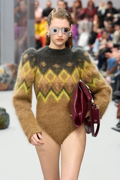 Acne F25 007a