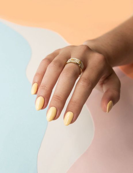 La manucure jaune beurre