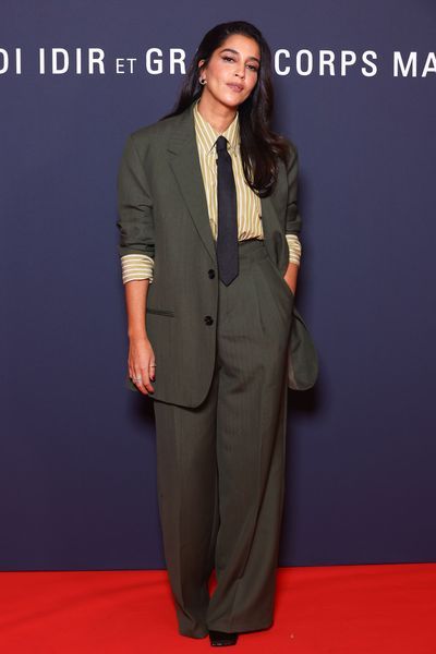 LEÏLA BEKHTI EN AMI POUR LA PREMIERE DE MONSIEUR AZNAVOUR