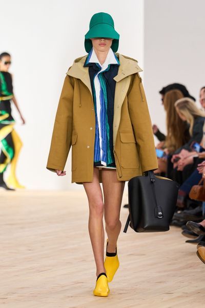 Loewe S26 015