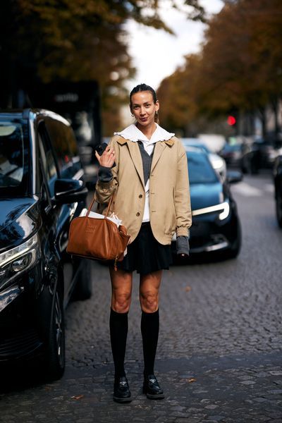 Voici 4 facons de porter une jupe courte cet automne Elle