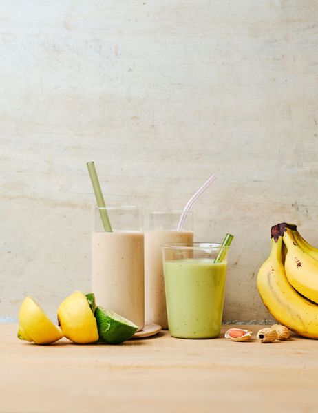 Smoothie-vert-banane-avocat-lait-d-amande