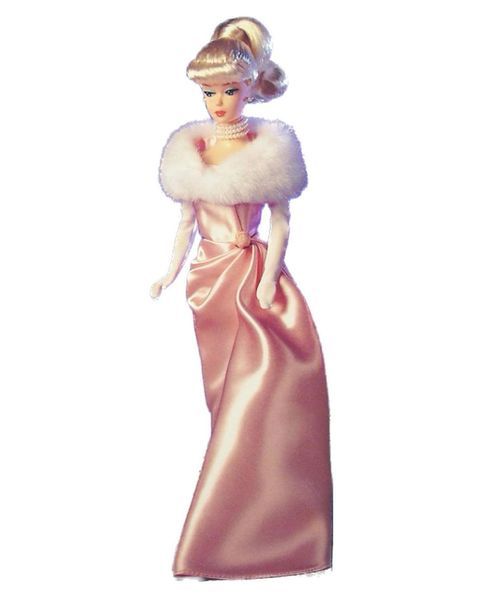 Margot Robbie saisissante dans une robe créée pour Barbie en 1961