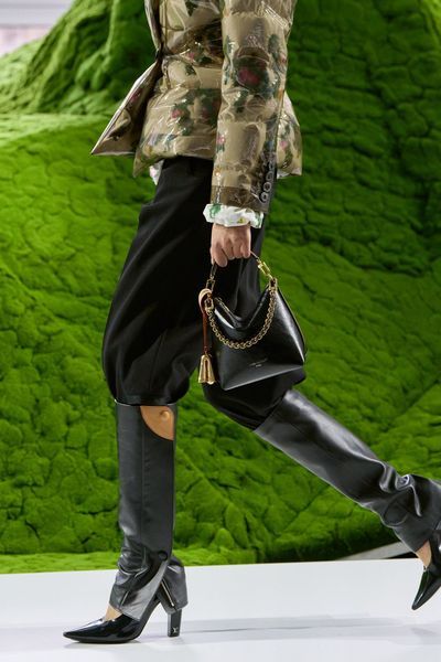 WOMENFW26_RUNWAY_DETAILS_024