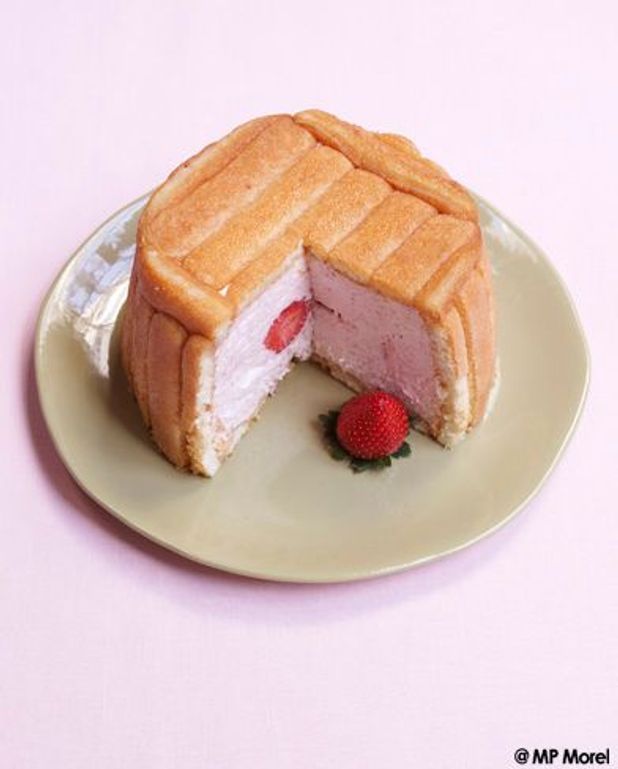 Charlotte Aux Fraises Pour 6 Personnes Recettes Elle A Table