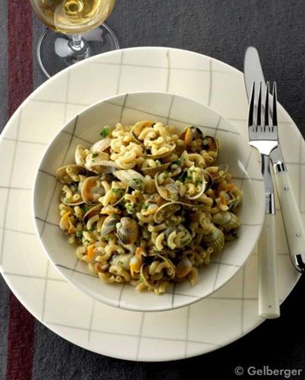 Coquillettes aux coques pour 6 personnes - Recettes Elle à ...