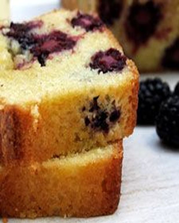 Cake Aux Mures Et A La Violette Pour 8 Personnes Recettes Elle A Table
