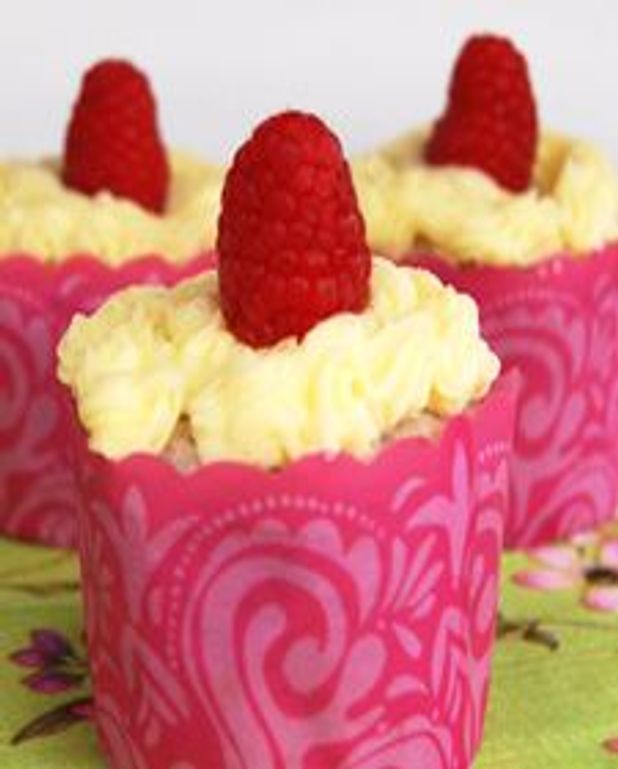Cupcakes à la vanille et aux framboises
