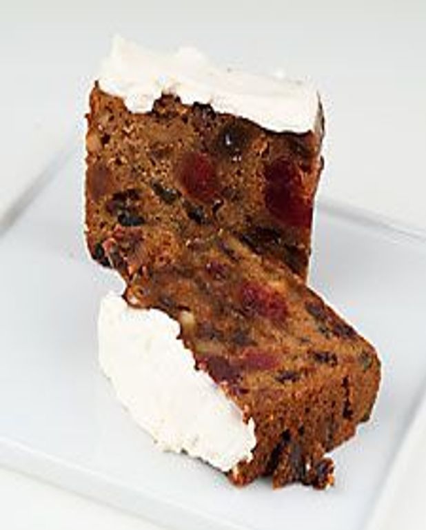 Gateau Aux Carottes Et Fruits Confits Pour 4 Personnes Recettes Elle A Table