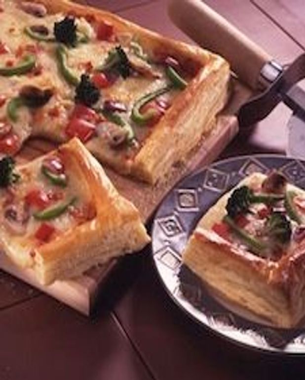 Pizza feuilletée aux légumes pour 8 personnes - Recettes Elle à Table
