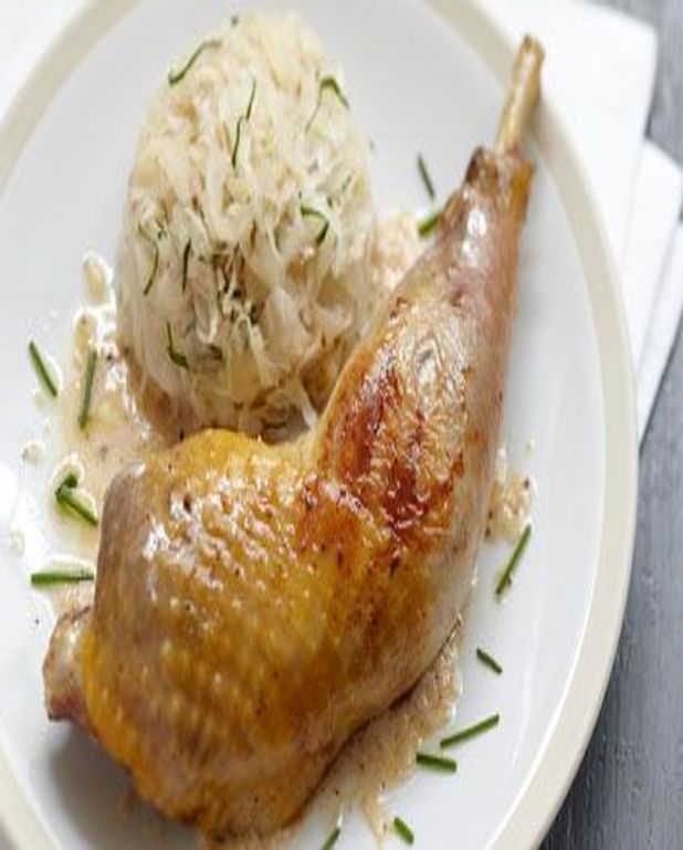 Cuisse De Pintade Fermiere Grillee Salade De Choucroute Crue Au