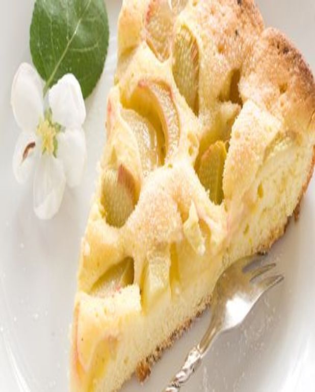 Gateau A La Rhubarbe Pour 6 Personnes Recettes Elle A Table