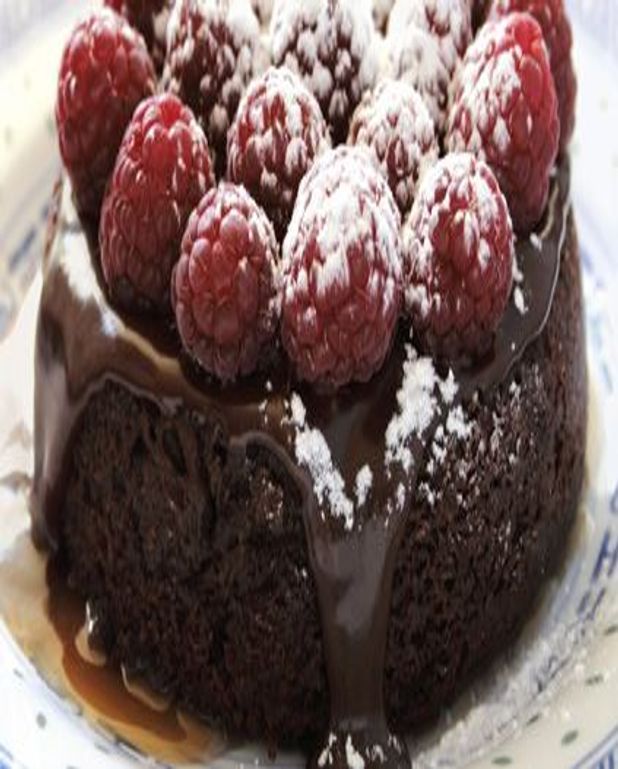 Gateau Au Chocolat Fourre De Framboises Pour 6 Personnes Recettes Elle A Table