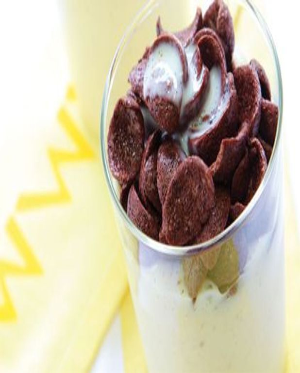 Milk-shake à la vanille et pétales chocolatés