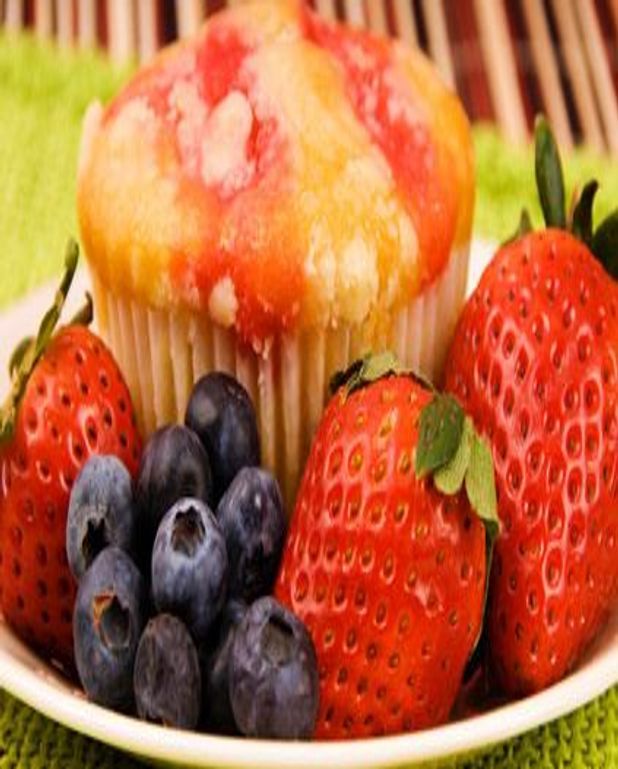 Muffins aux fraises pour 6 personnes Recettes Elle à Table