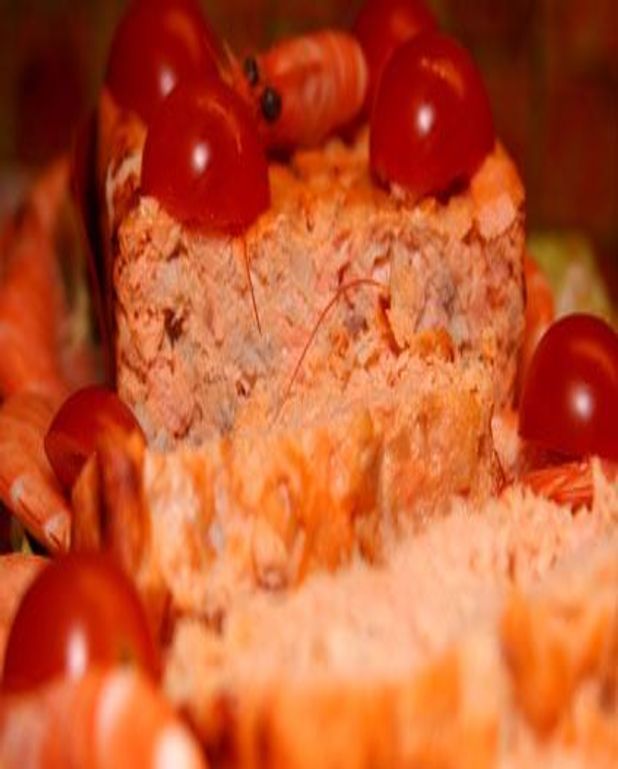 Pain de saumon aux baies roses Recettes Elle à Table