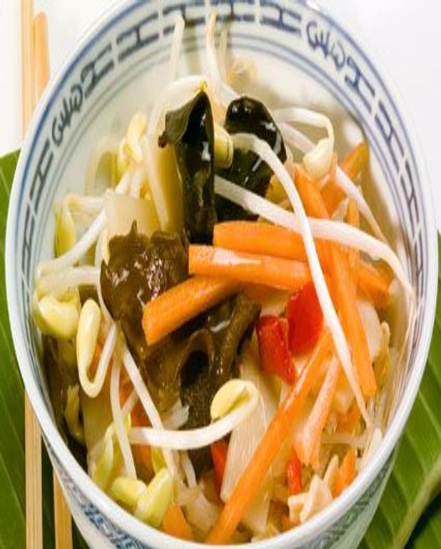 Soupe Aux Fines Nouilles Porc Et Germes De Soja