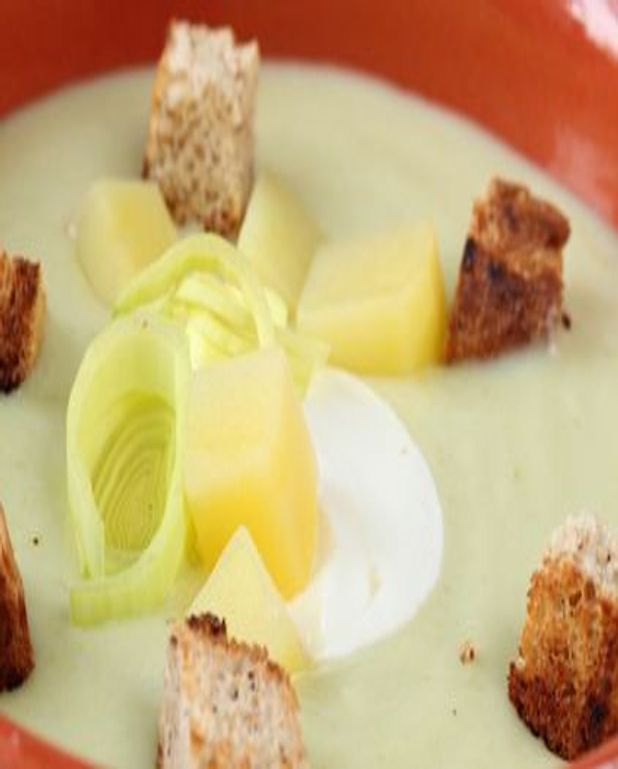 Soupe aux pommes de terre et aux poireaux pour 6 personnes Recettes Elle à Table