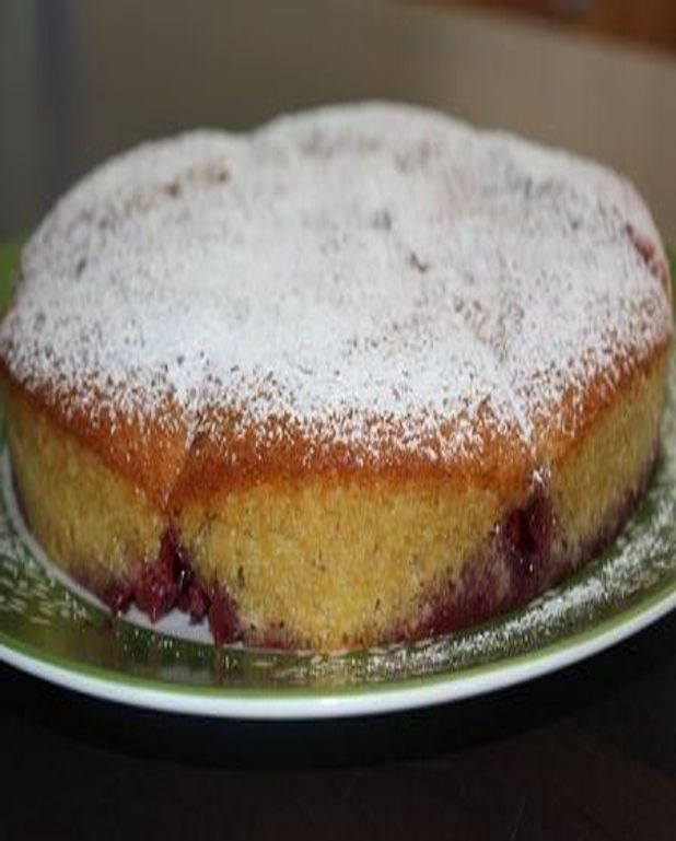 Gateau Extra Moelleux A La Confiture Pour 8 Personnes Recettes