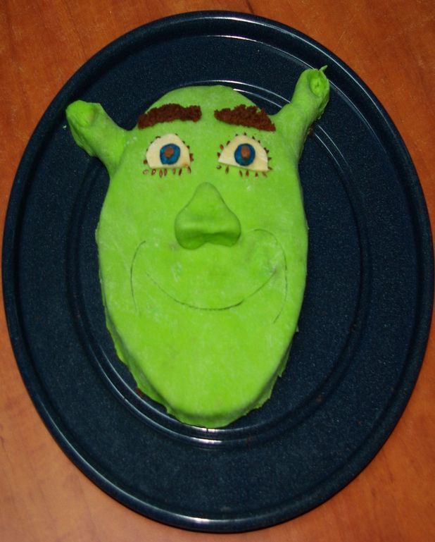 Gateau Shrek Au Chocolat Pour 8 Personnes Recettes Elle A Table