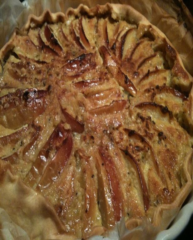 Tarte Aux Pommes Et A La Creme Amande Et Kiwis Pour 8 Personnes Recettes Elle A Table