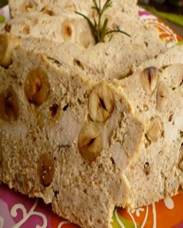 Terrine de poulet aux noisettes pour 10 personnes Recettes Elle à Table