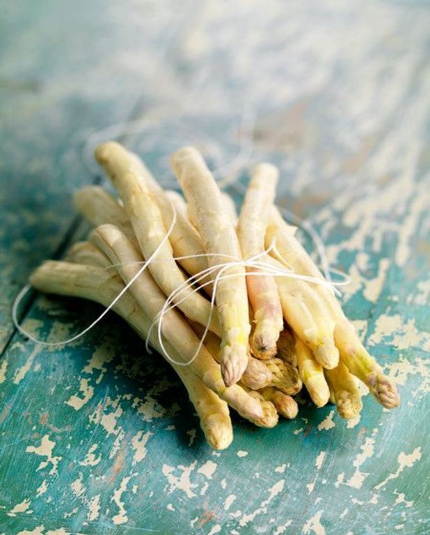 Asperges Blanches Pour 4 Personnes Recettes Elle A Table