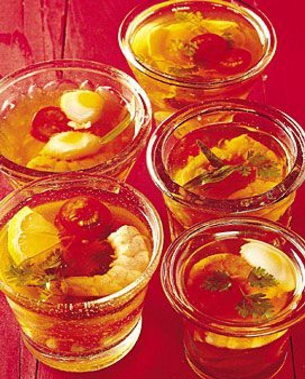 Aspics De Crevettes Pour 4 Personnes Recettes Elle Table aspics-de-crevettes-pour-4-personnes-recettes-elle-table