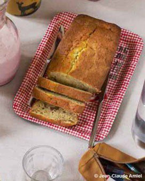 Cake A La Banane Pour 6 Personnes Recettes Elle A Table