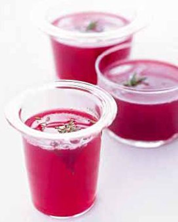 Confiture de groseilles et framboises au romarin pour 3 personnes