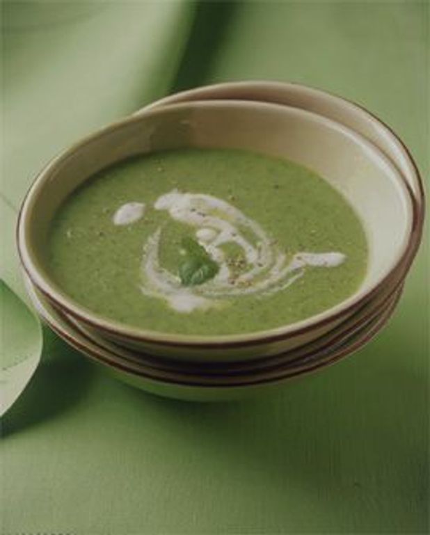 Consomme De Courgette Froid Pour 4 Personnes Recettes Elle A Table