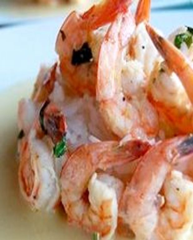 Crevettes grillées au vin rosé, au basilic et au beurre blanc à la bisque pour 4 personnes