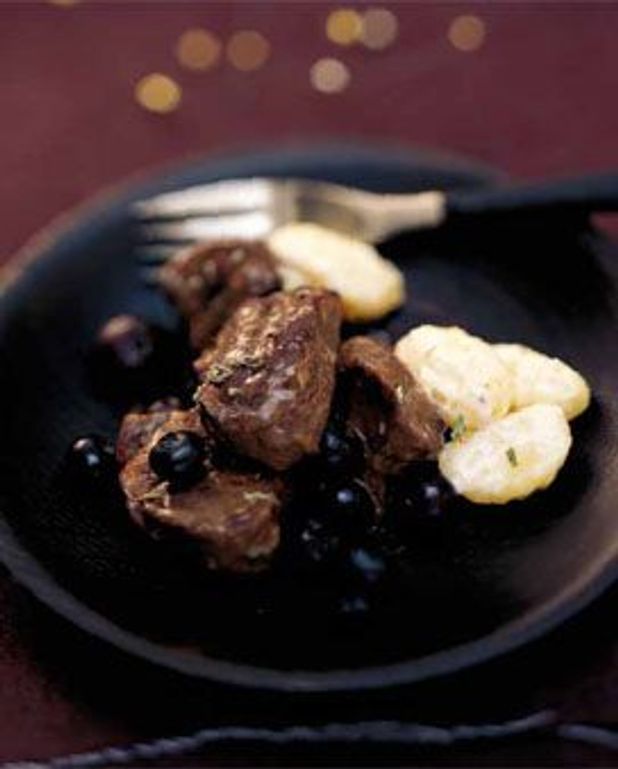 Daube de sanglier aux myrtilles gnocchis à la crème pour 6 ...