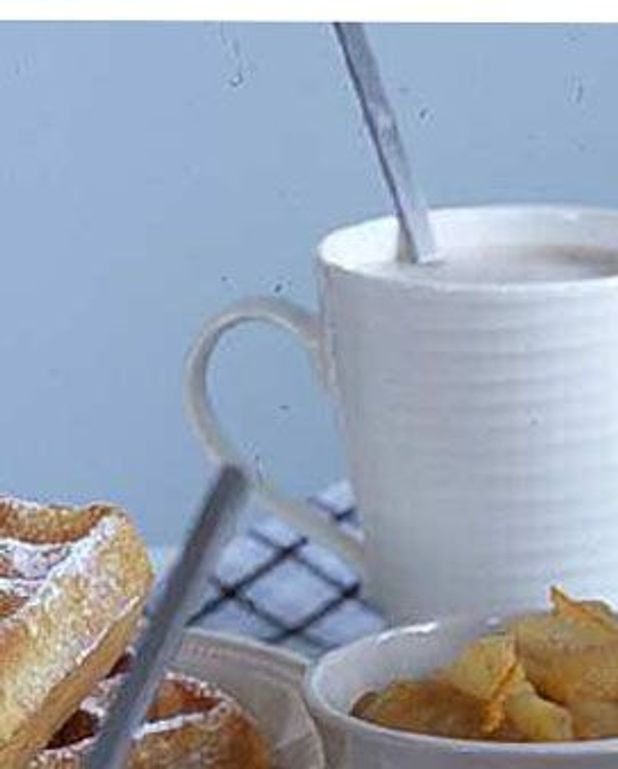 Des Gaufres A La Compote Pour 4 Personnes Recettes Elle A Table