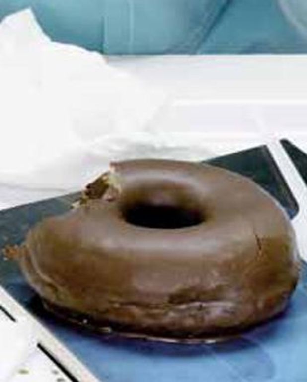 Donuts Au Chocolat Pour 6 Personnes Recettes Elle A Table