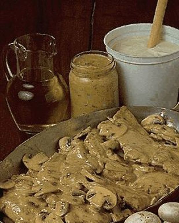 Escalopes De Dinde A La Normande Pour 6 Personnes Recettes Elle