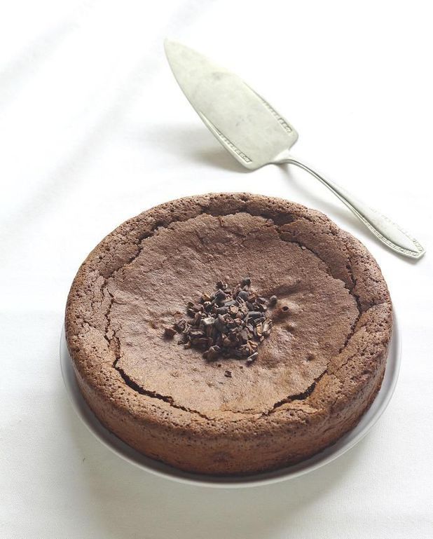 Gateau Sans Gluten Au Cacao Pour 6 Personnes Recettes Elle A Table