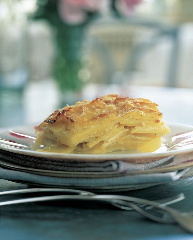 Gratin Dauphinois A La Creme Pour 8 Personnes Recettes Elle A Table