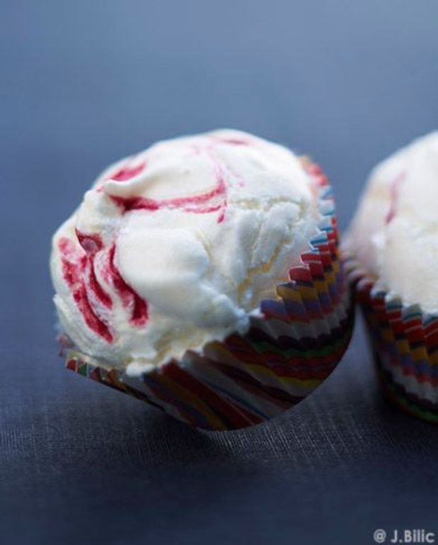 Meringues à la framboise pour 6 personnes Recettes Elle à Table