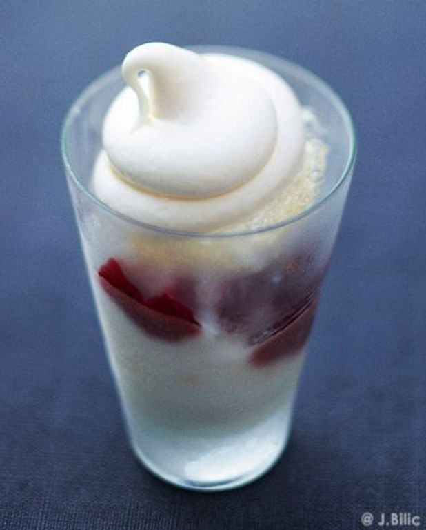 Meringues glacées aux fruits rouges pour 6 personnes Recettes Elle à