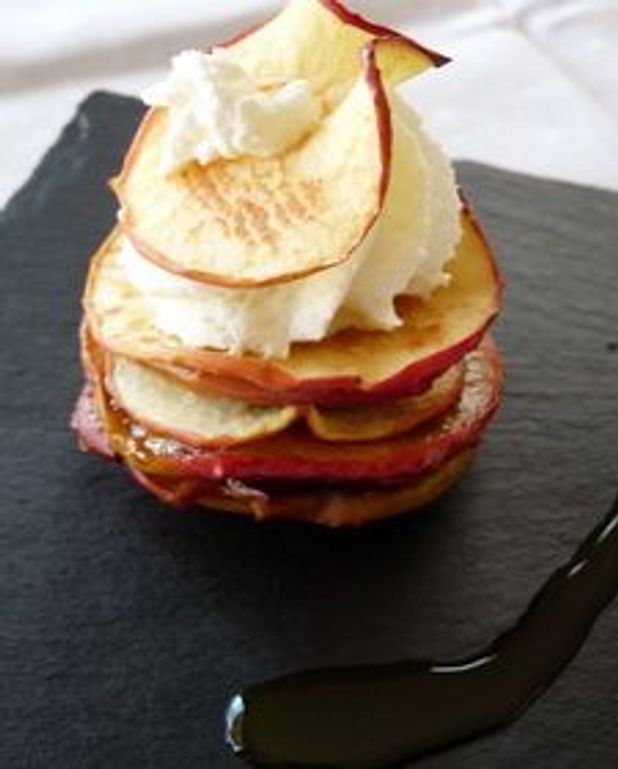 Mille Feuille Croquant Fondant De Pommes Aux Fruits De La Passion Pour 2 Personnes Recettes Elle A Table